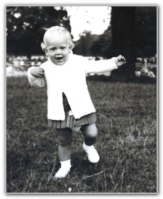 Close-up SJ walking for the very first time in - Twickenham 1967